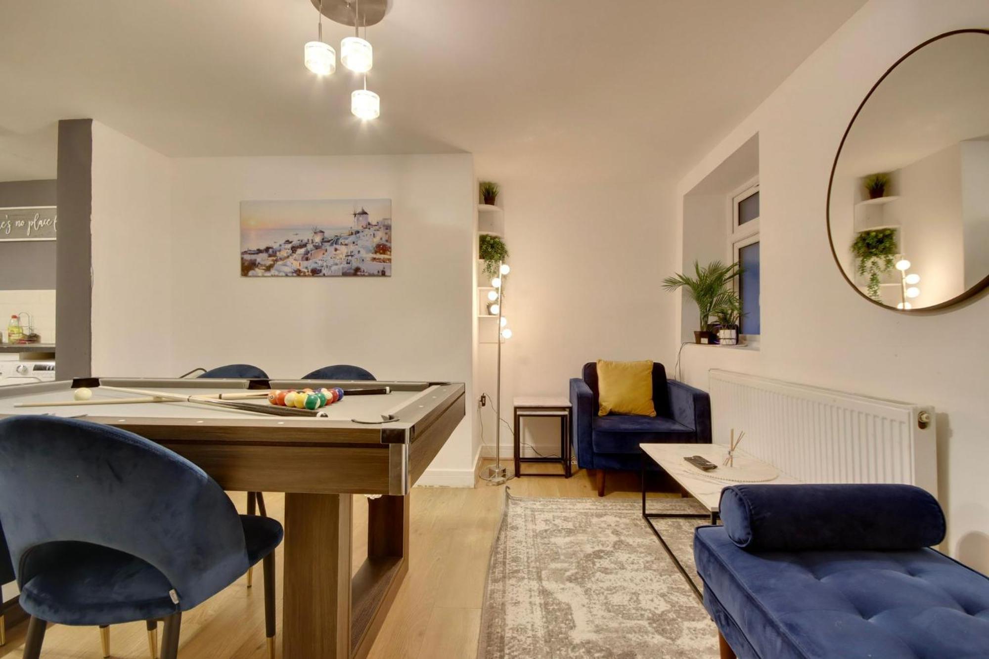 Southsea Getaway Apartment With Pool Table And Hot Tub Portsmouth Exterior photo