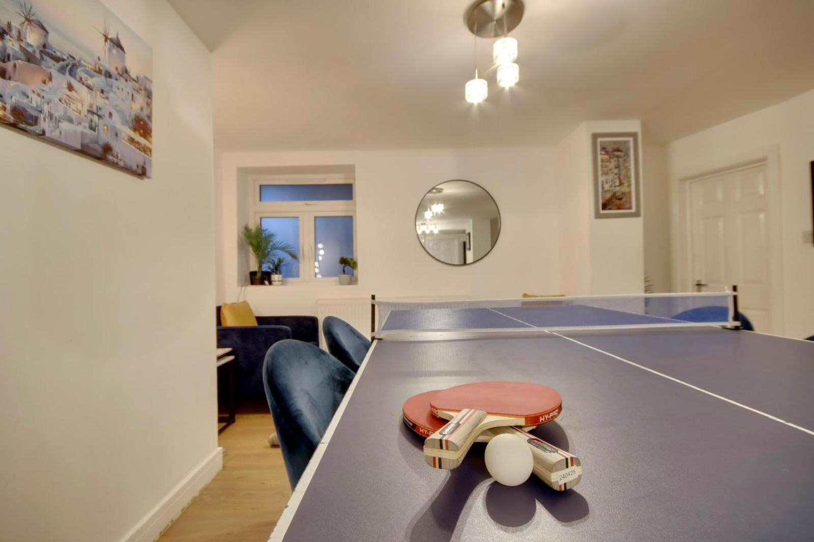 Southsea Getaway Apartment With Pool Table And Hot Tub Portsmouth Exterior photo