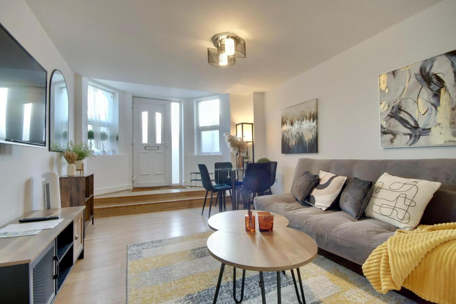 Southsea Getaway Apartment With Pool Table And Hot Tub Portsmouth Exterior photo