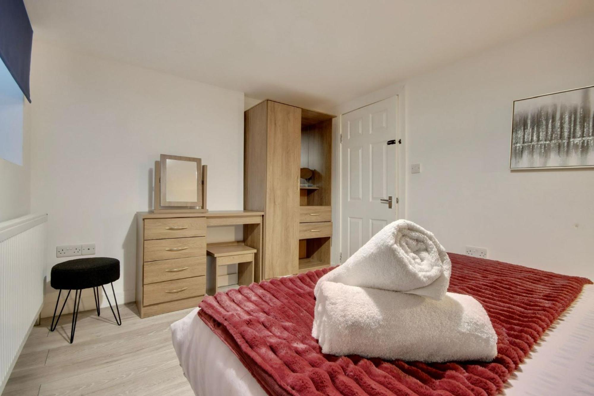 Southsea Getaway Apartment With Pool Table And Hot Tub Portsmouth Exterior photo